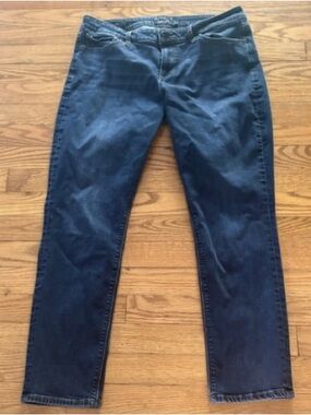 Lucky Brand Indigo Blue Denim Jeans with Contrast Stitching
